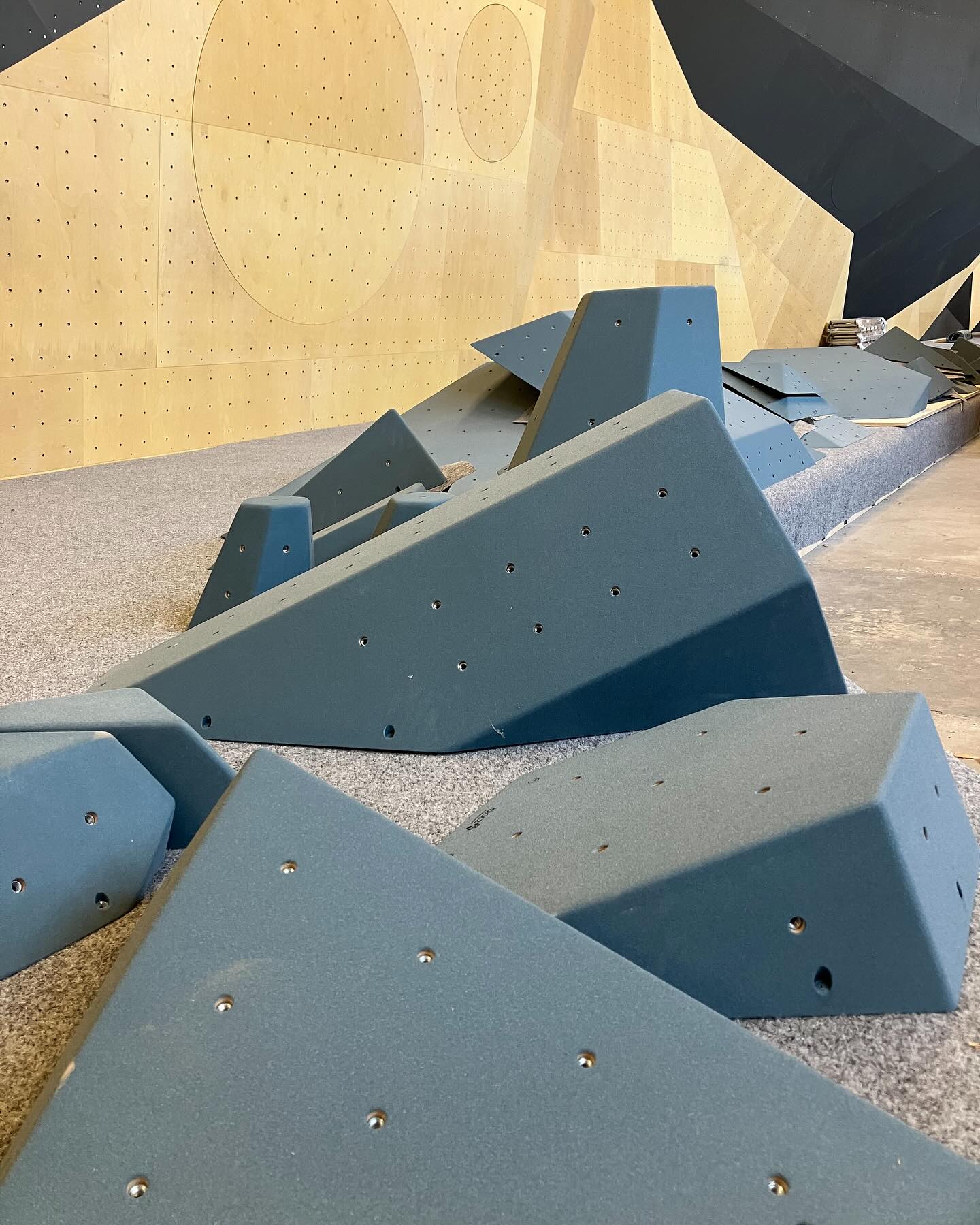 Bison Boulders — Blocz LED-greb montering