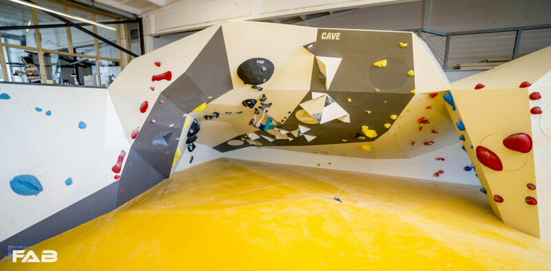 Bison Boulders — CAVE sektion