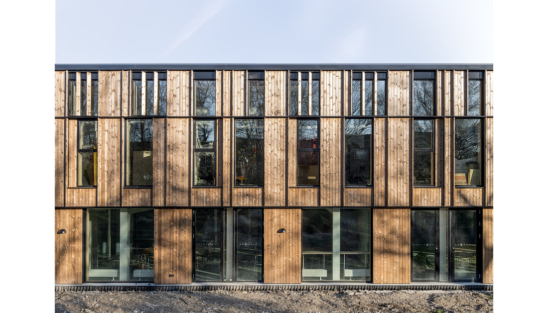 Valhøj Skole — facade nærbillede